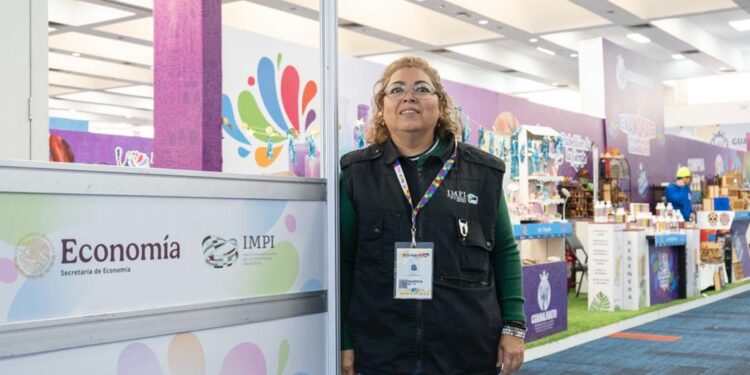 ¿Quieres registrar una marca? Instalan módulo del IMPI en la Feria de León