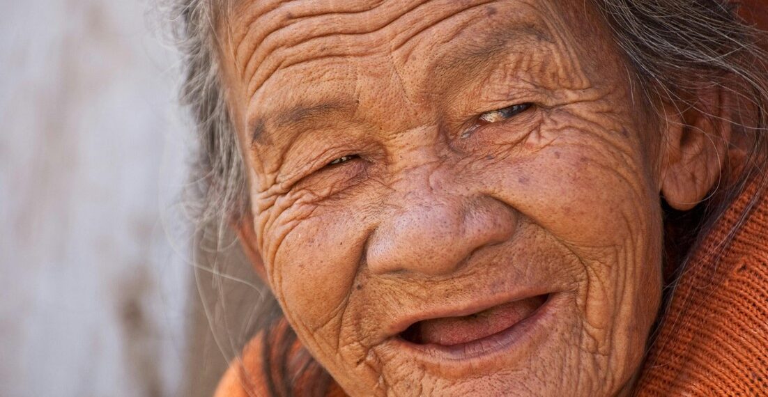 Historias Centenarias, una convocatoria para homenajear a personas de 100 años de edad