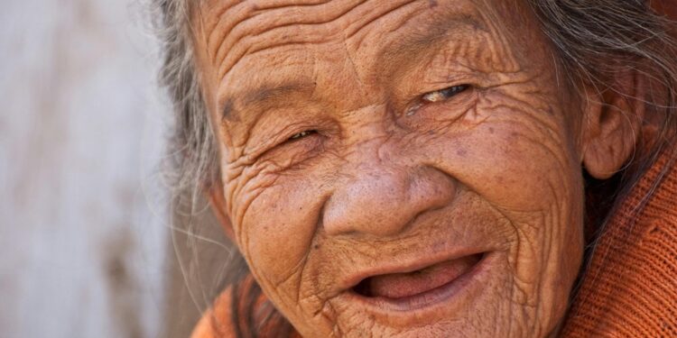 Historias Centenarias, una convocatoria para homenajear a personas de 100 años de edad