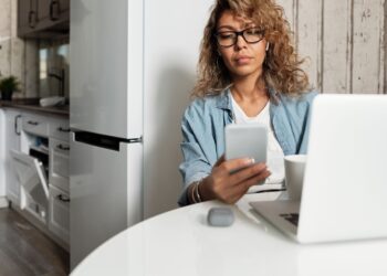 Analizan iniciativa para combatir violencia digital hacia las mujeres en Guanajuato